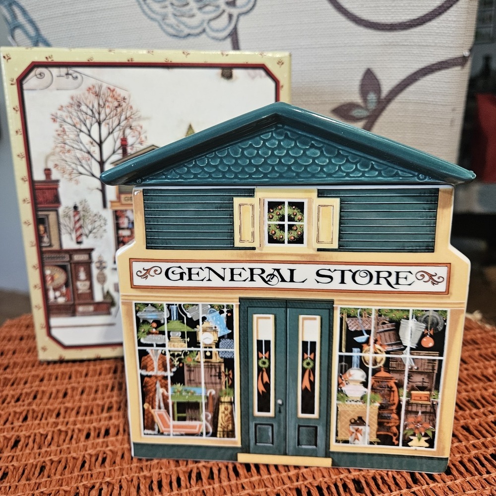 Avon 1982 McConnells Corner General Store‎ Ceramic Box